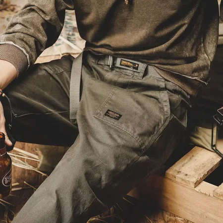 In 2023, loose-fitting men's straight-leg casual pants in trendy colors, a laid-back and youthful style, and trendy workwear pants are all in vogue In 2023, loose-fitting men's straight-leg casual pants in trendy colors, a laid-back and youthful style, and trendy workwear pants are all in vogue